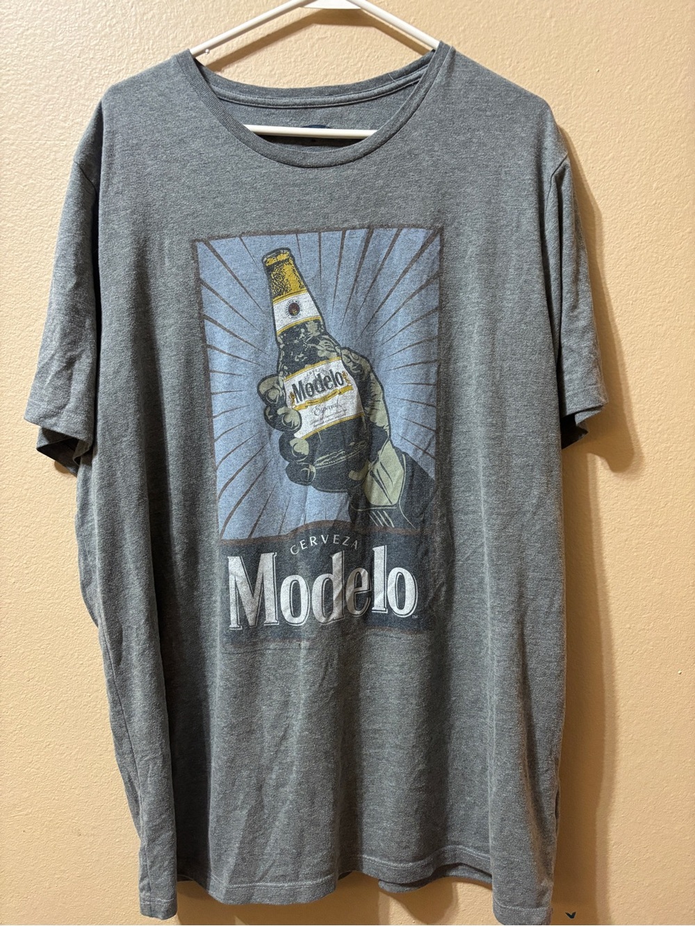 Men's Short Sleeve Graphic T-Shirt 2XL Modelo